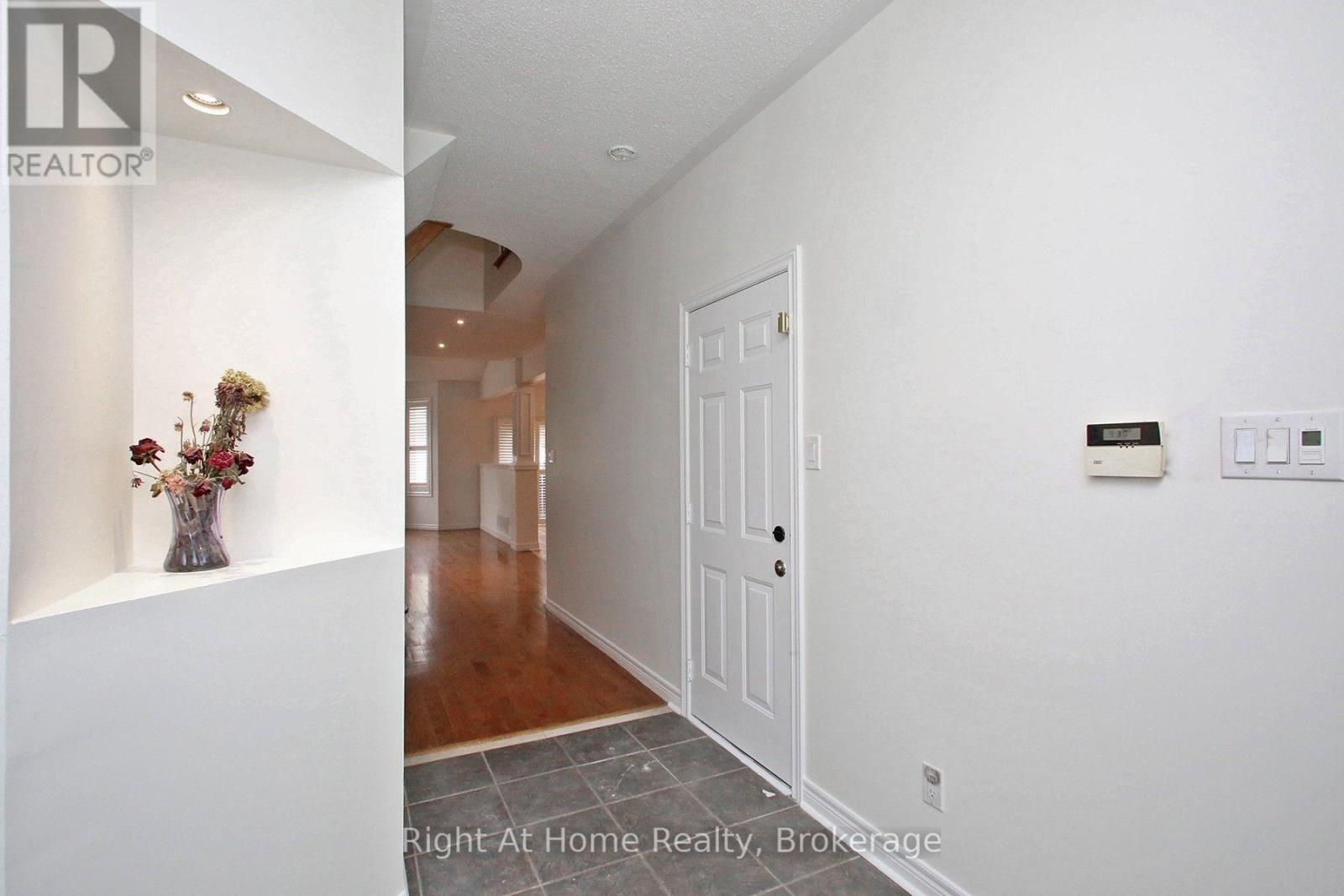 UPPER - 181 FAIRLANE CRESCENT, Vaughan (Vellore Village) — photo 4