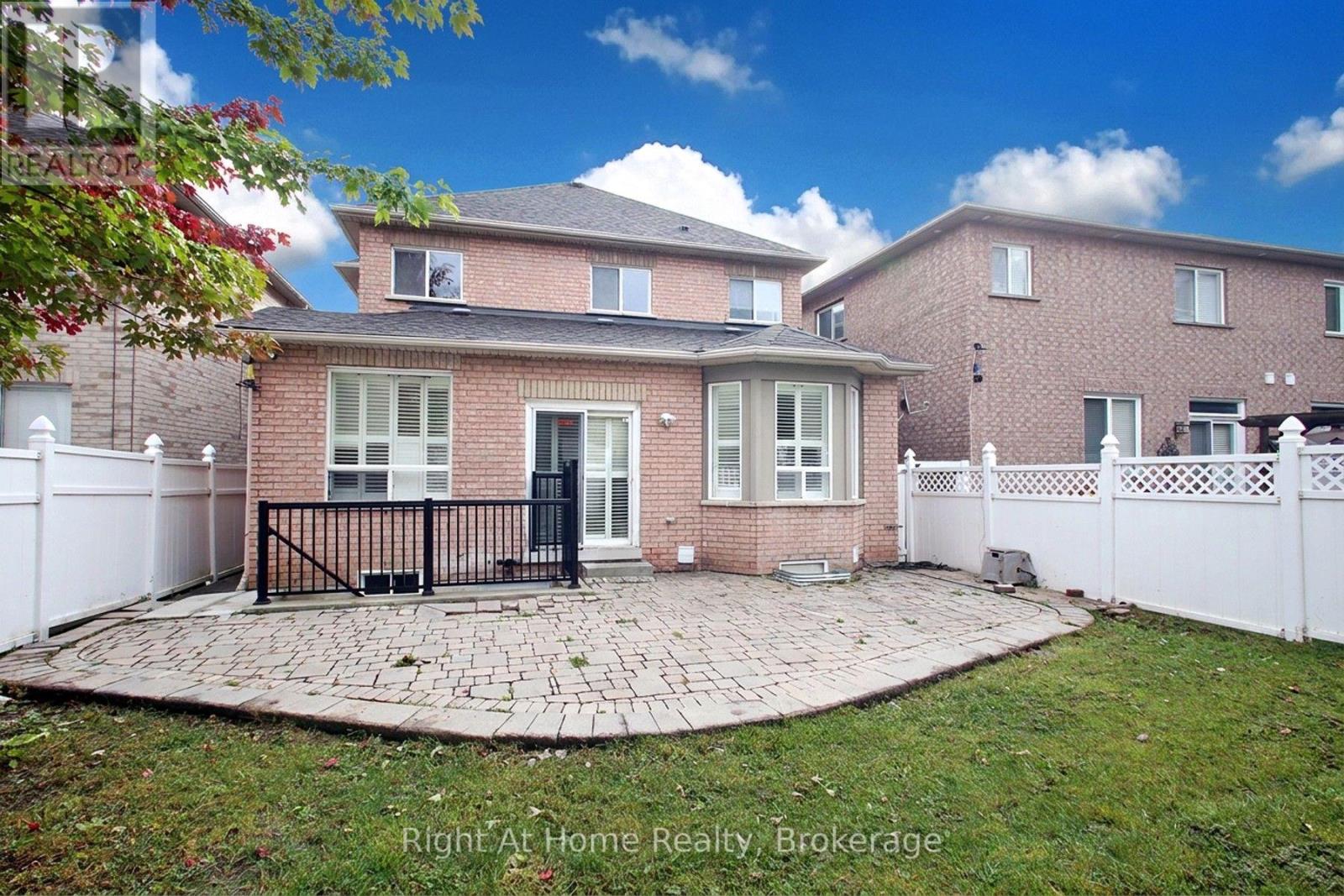 181 Fairlane Crescent — photo 43