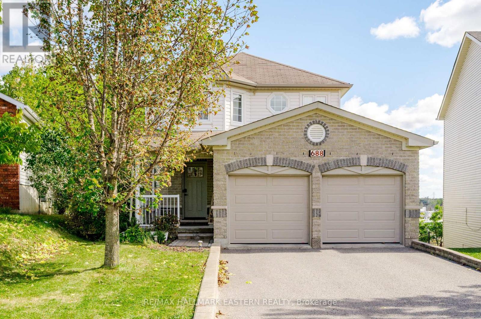 688 Trailview Drive, Peterborough, ON photo 2