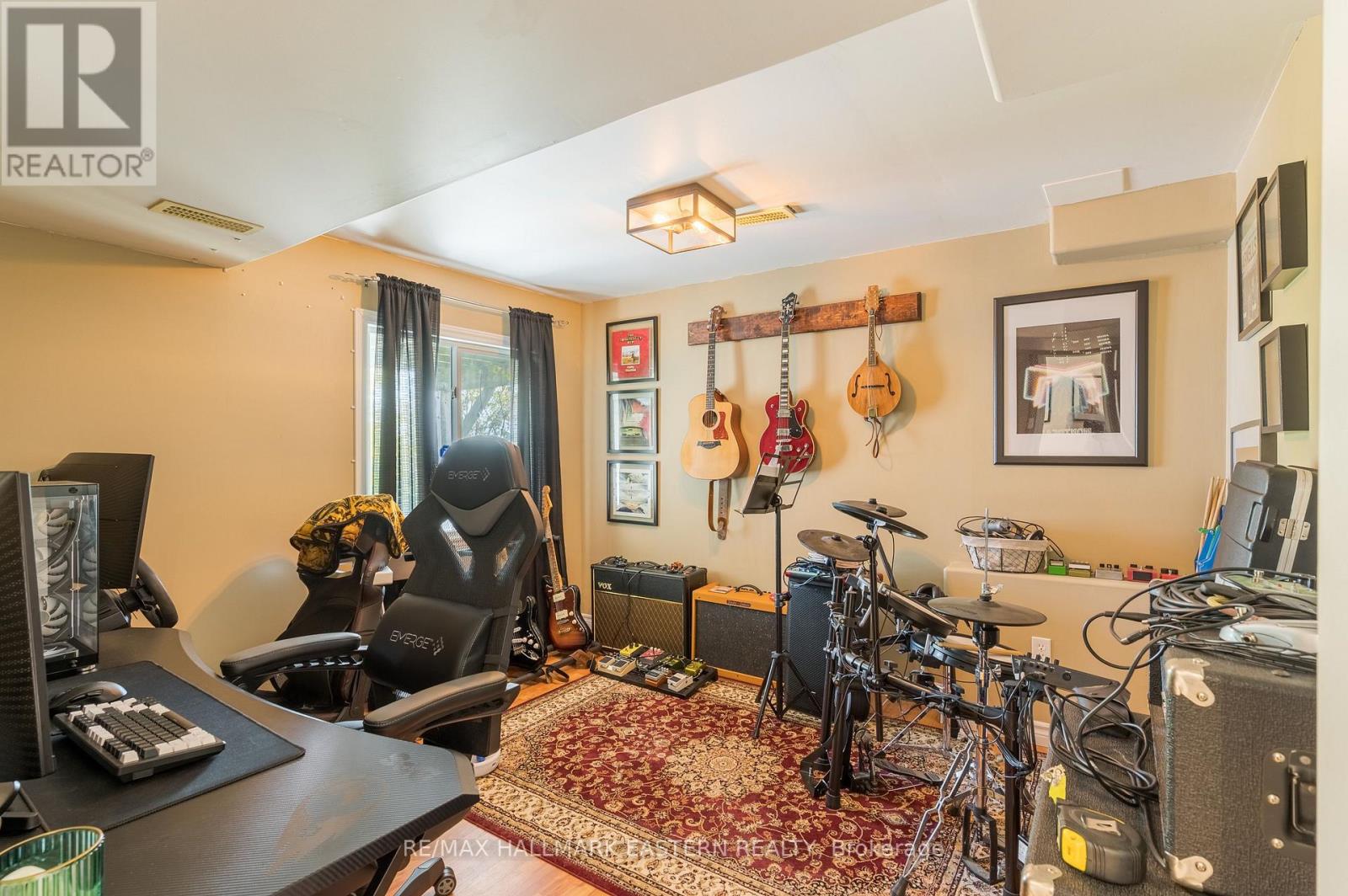 688 TRAILVIEW DRIVE - 36