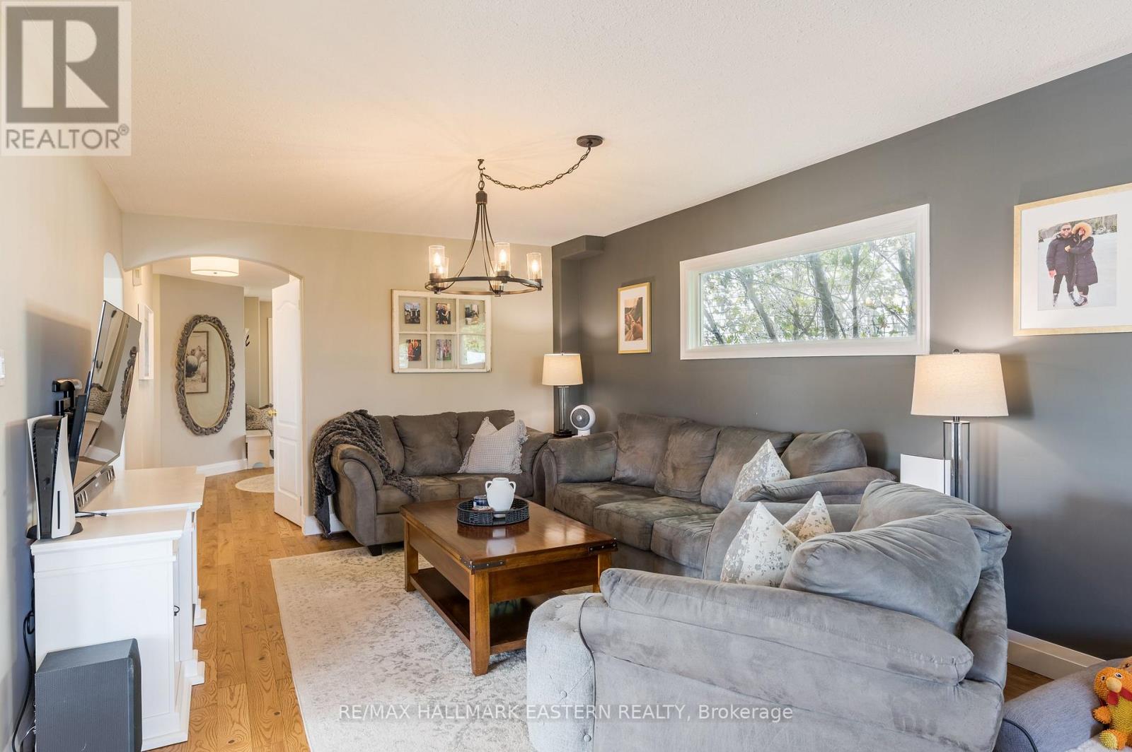 688 Trailview Drive, Peterborough, ON photo 8