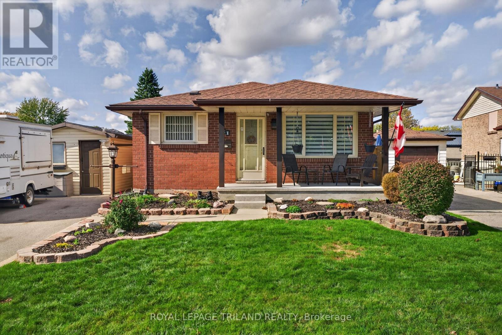 21 JENA CRESCENT - 1