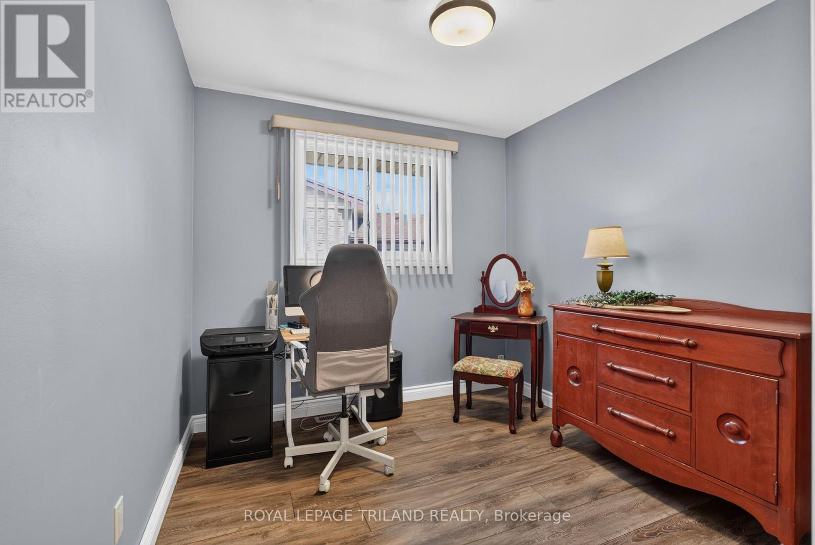 21 JENA CRESCENT - 15