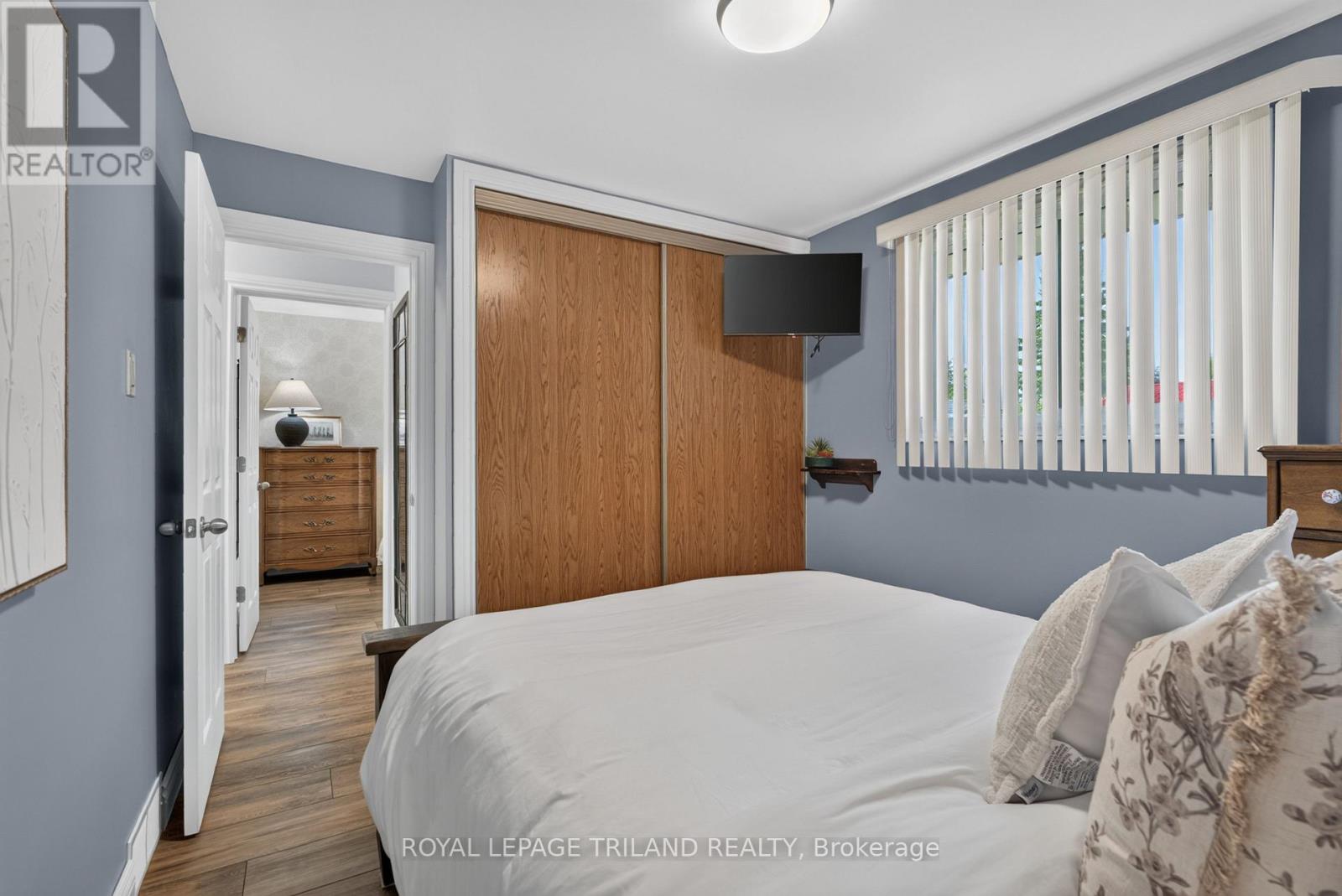 21 JENA CRESCENT - 18