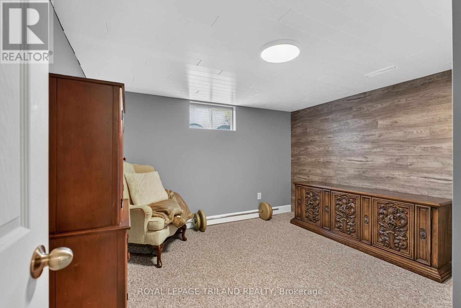 21 JENA CRESCENT - 23