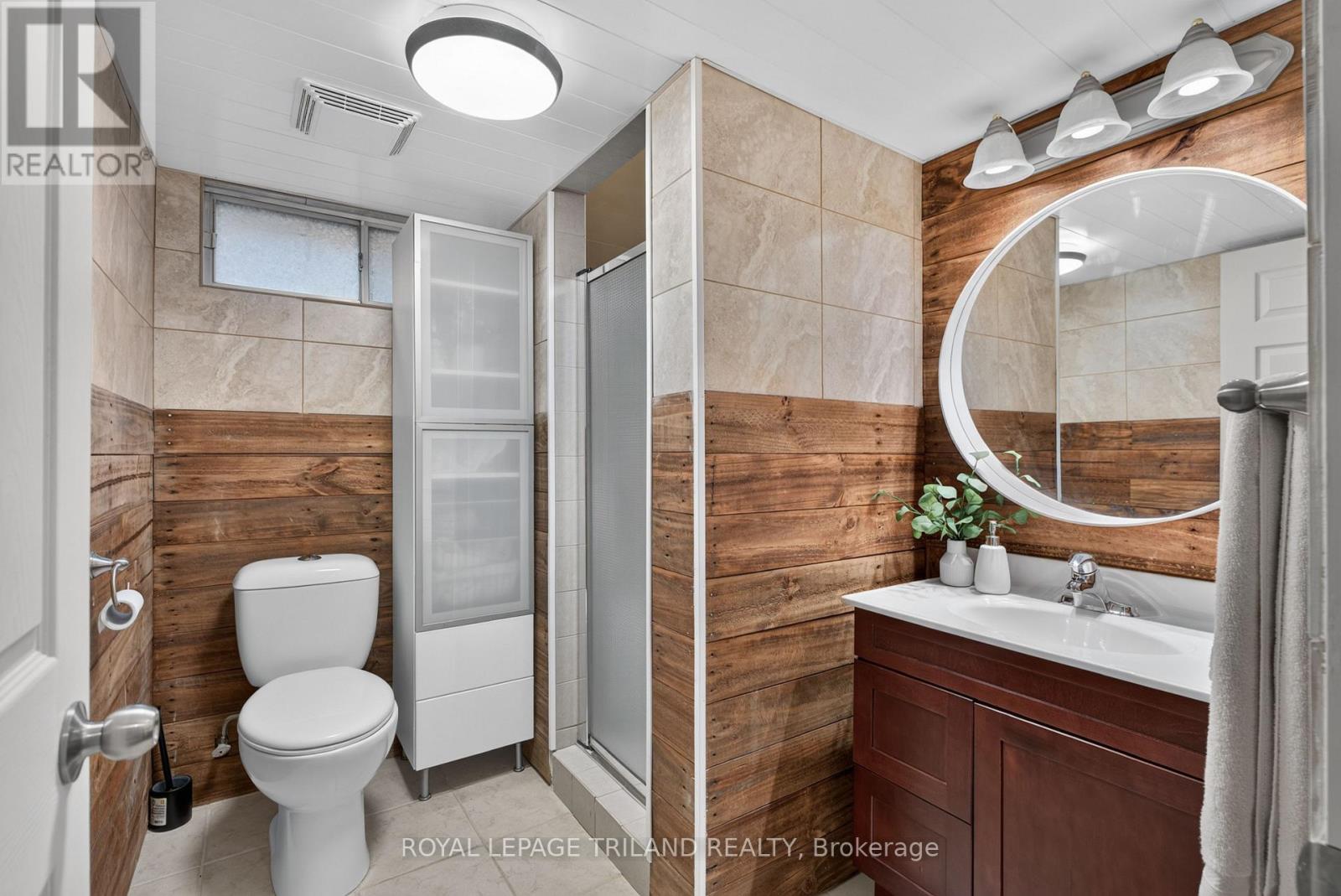 21 JENA CRESCENT - 24