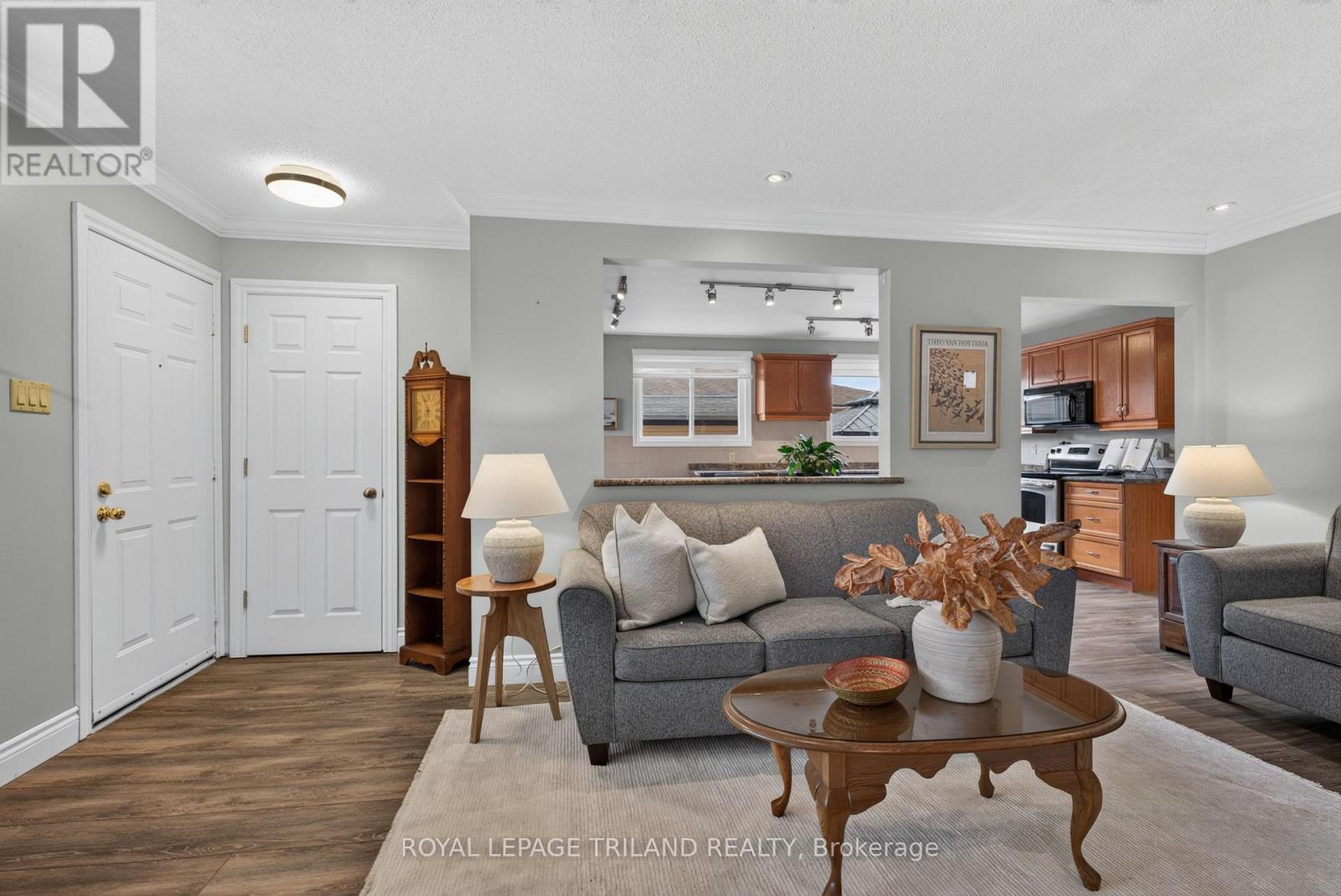 21 JENA CRESCENT - 8