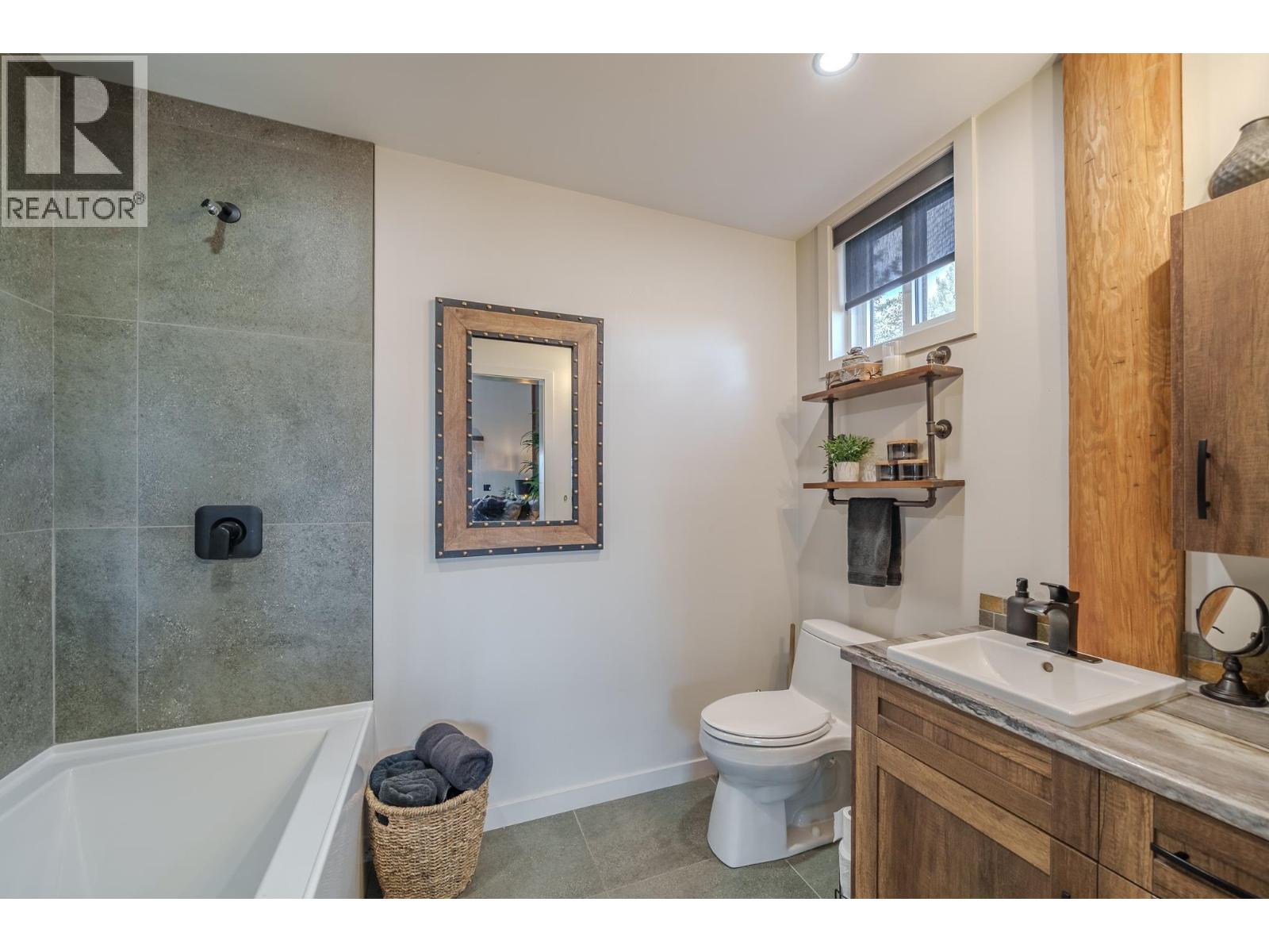  6105 LITTLE FORT 24 Highway, Lone Butte - Image 1