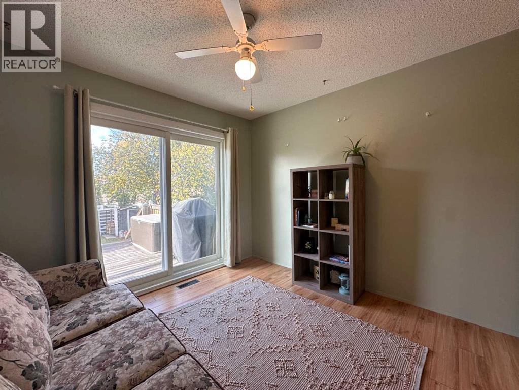 5116 38 Street - 10