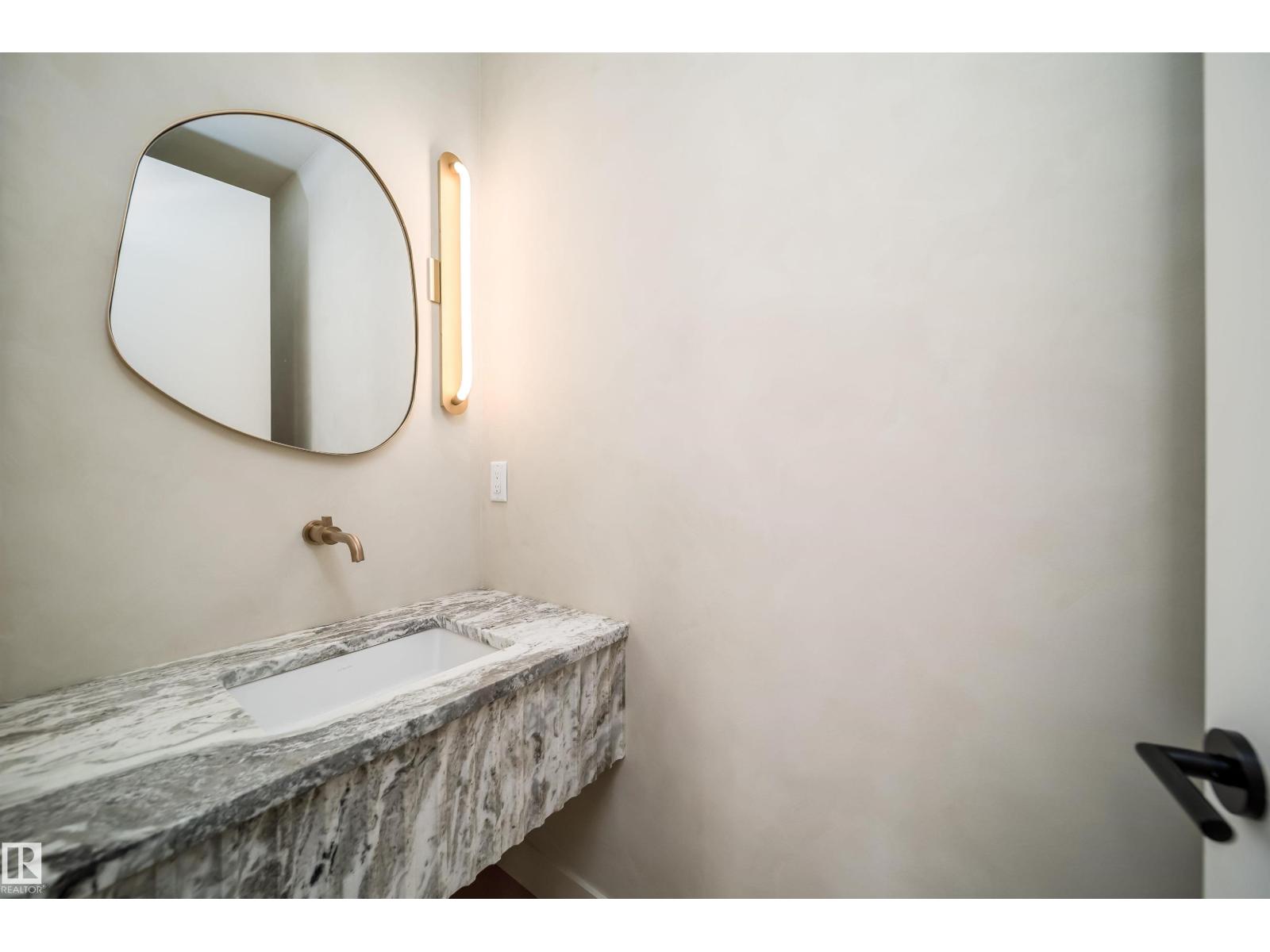 10414 134 ST NW - 22