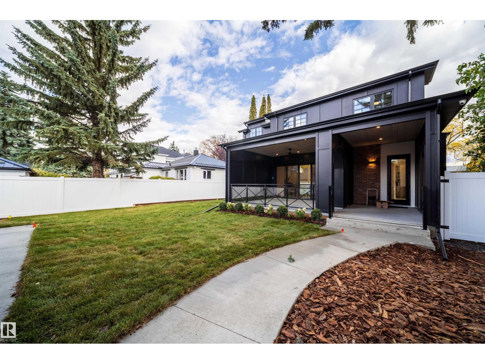 10414 134 ST NW - 13
