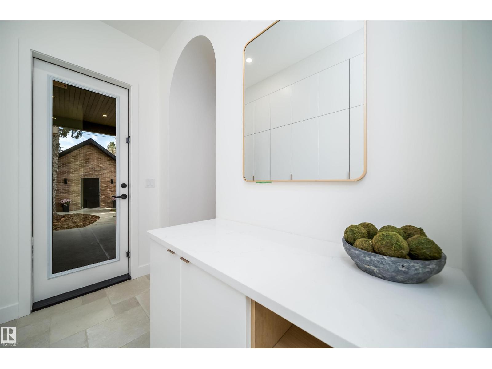 10414 134 ST NW - 37