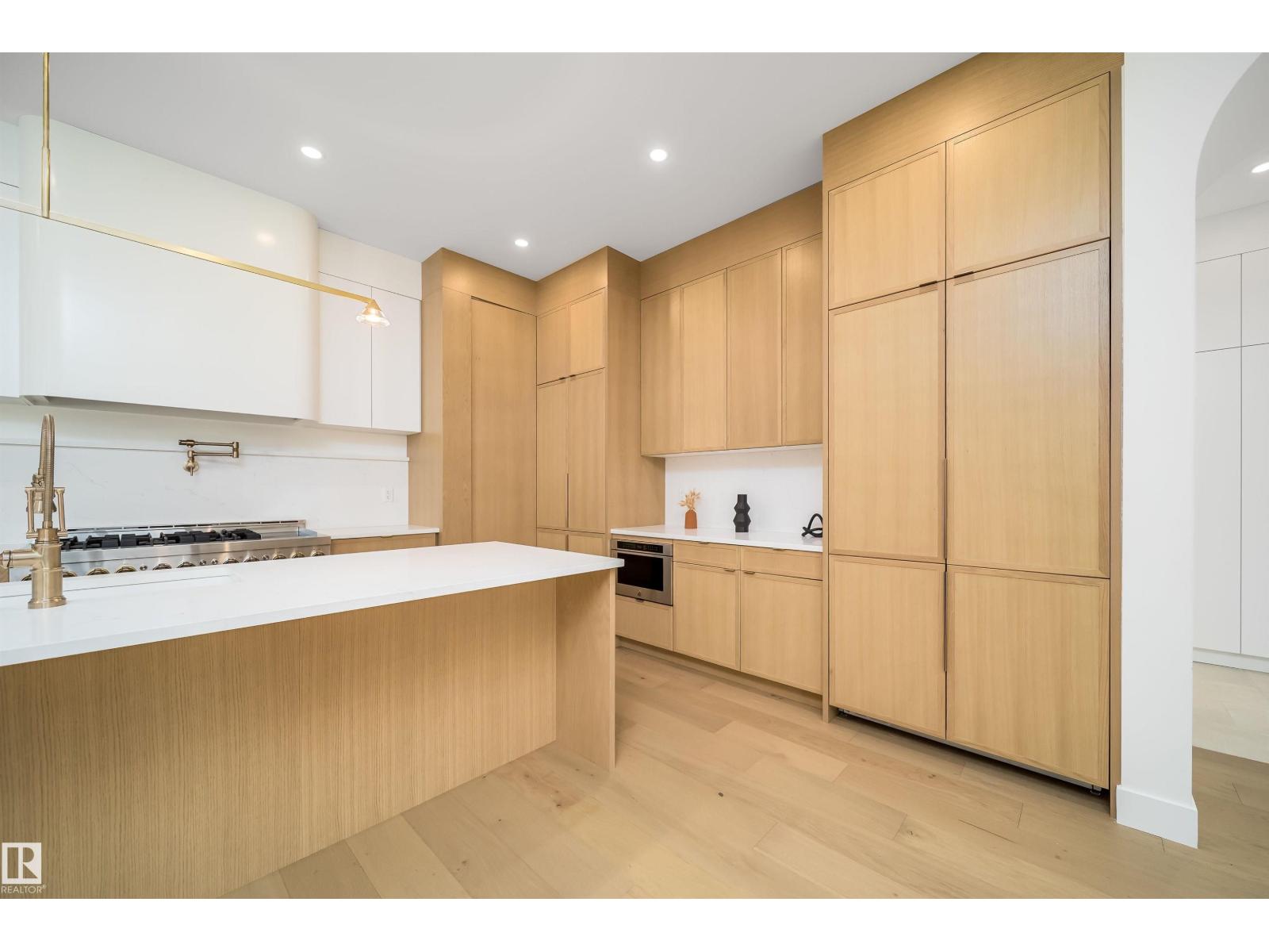 10414 134 ST NW - 35