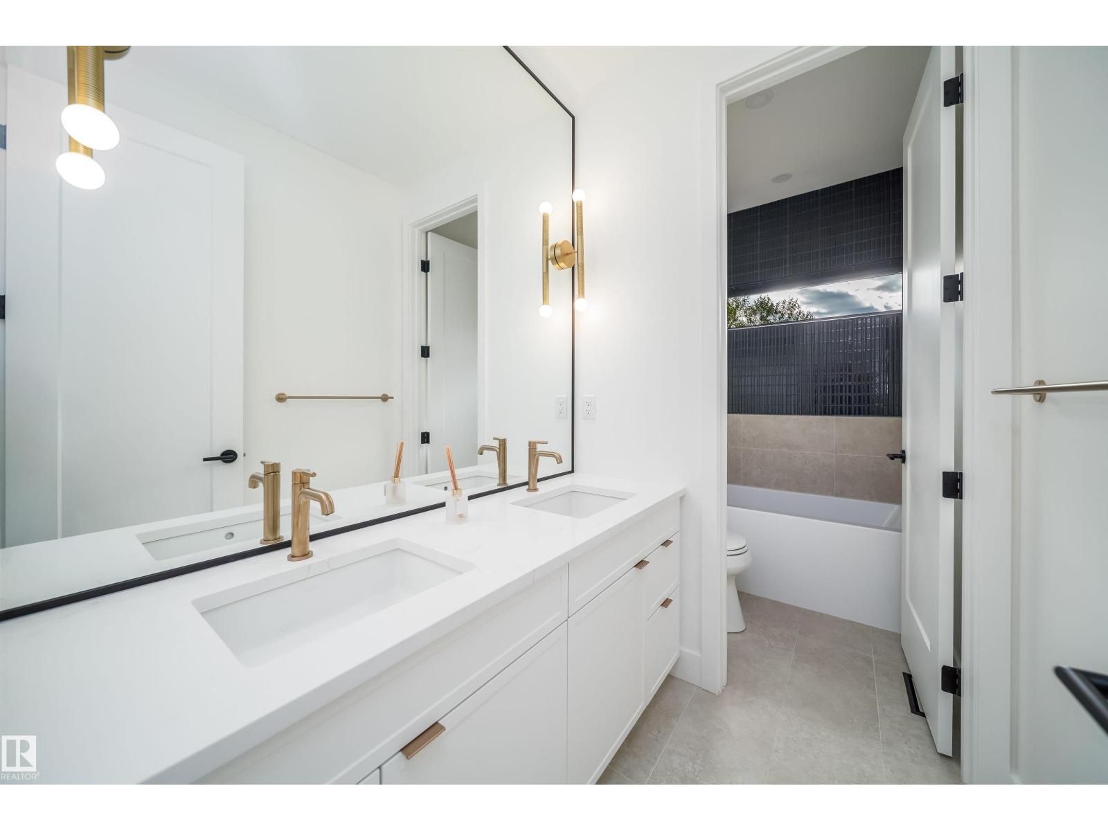10414 134 ST NW - 55