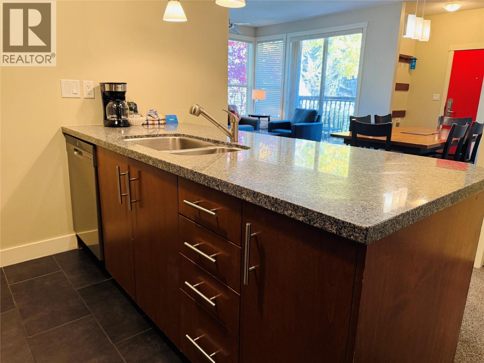 #215 D 2049 SUMMIT Drive - Image 11