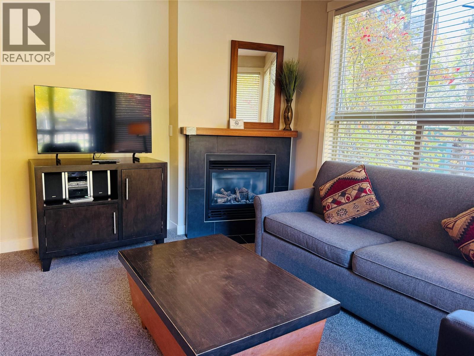#215 D 2049 SUMMIT Drive - 15