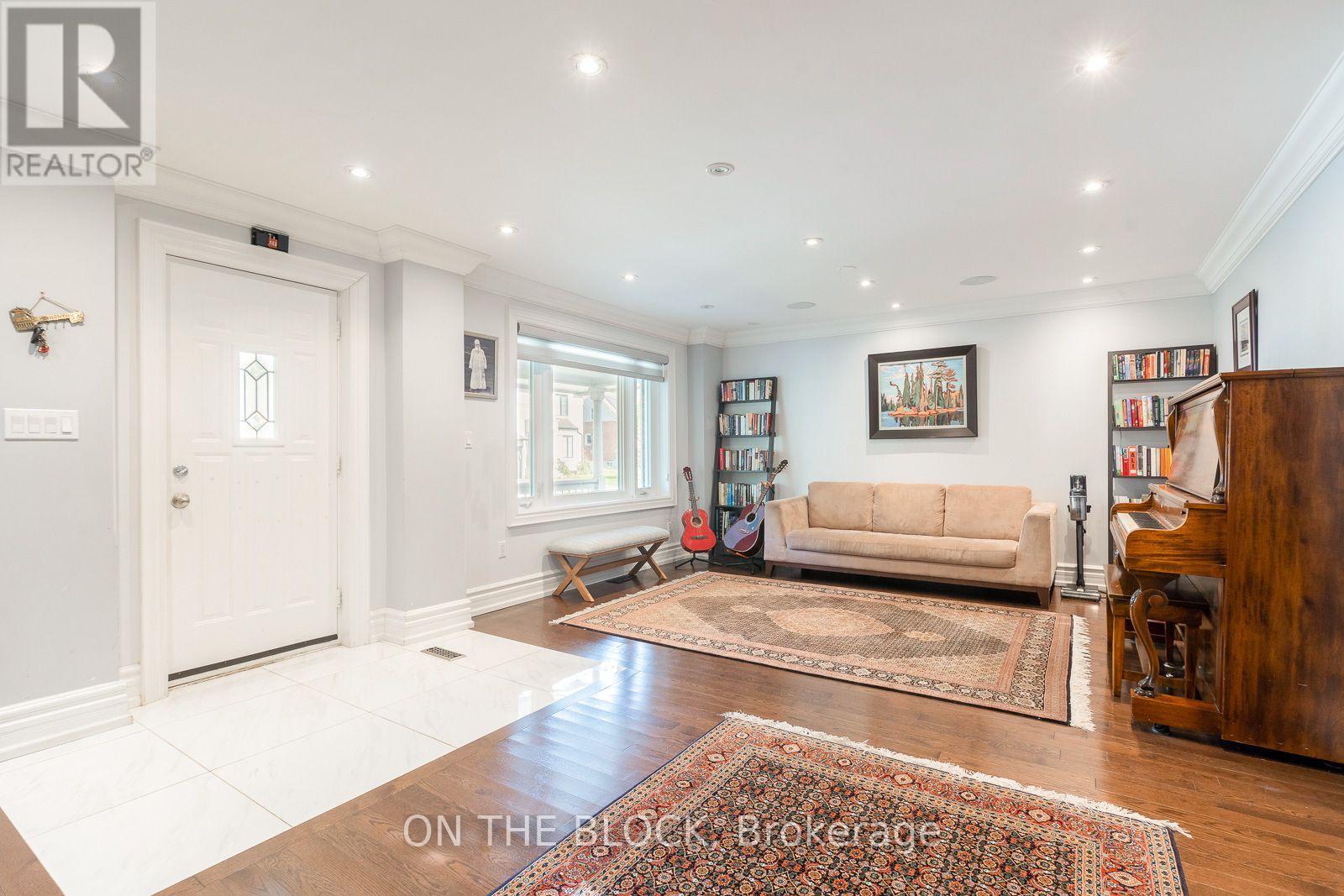 21 CRAIGMORE CRESCENT, Toronto (Willowdale East) Ontario