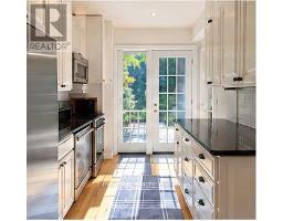 119 Glenvale Boulevard, Toronto, ON M4G2W1 Photo 6