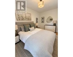 119 Glenvale Boulevard, Toronto, ON M4G2W1 Photo 9