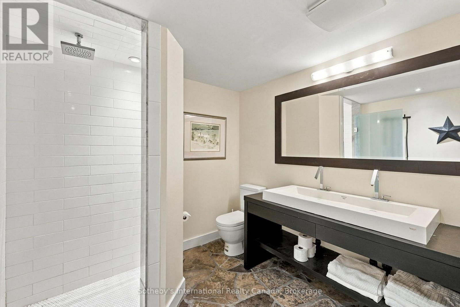 146 CHAMONIX CRESCENT - 12