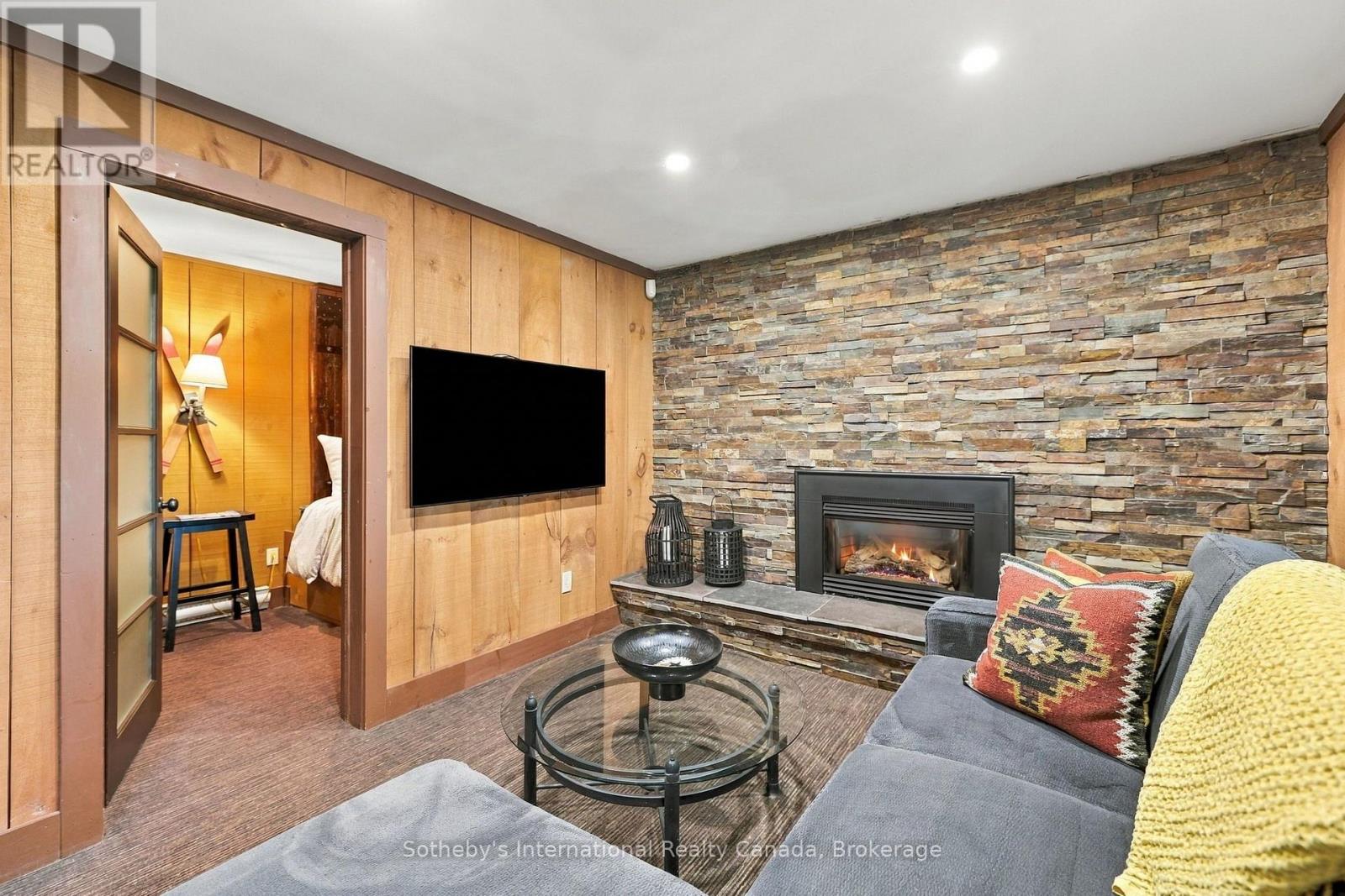 146 CHAMONIX CRESCENT - 9