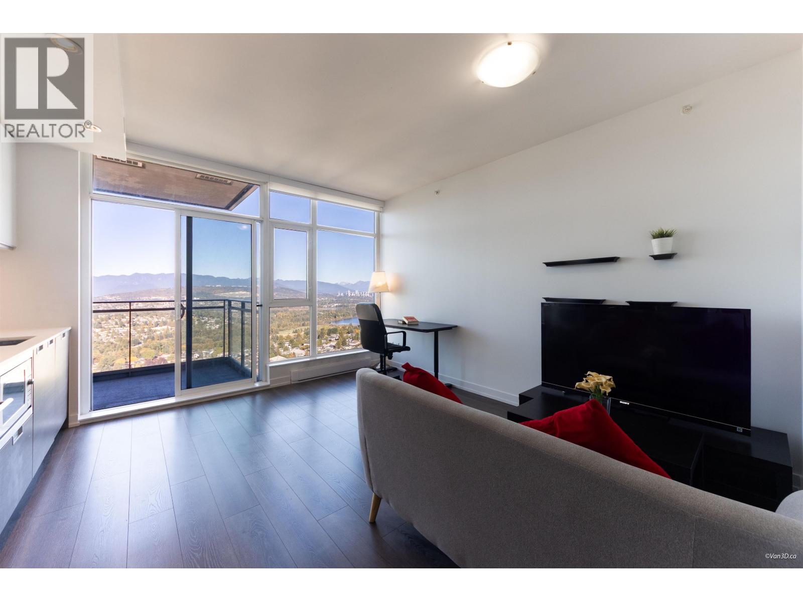 3606 4688 KINGSWAY, Burnaby - Image 1