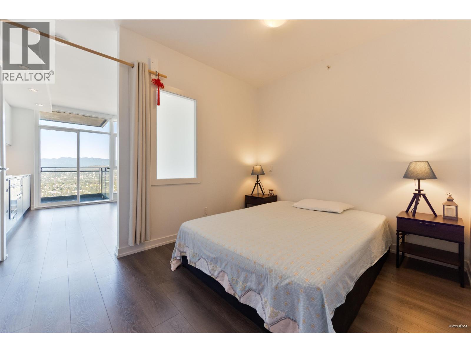 3606 4688 KINGSWAY, Burnaby - Image 1