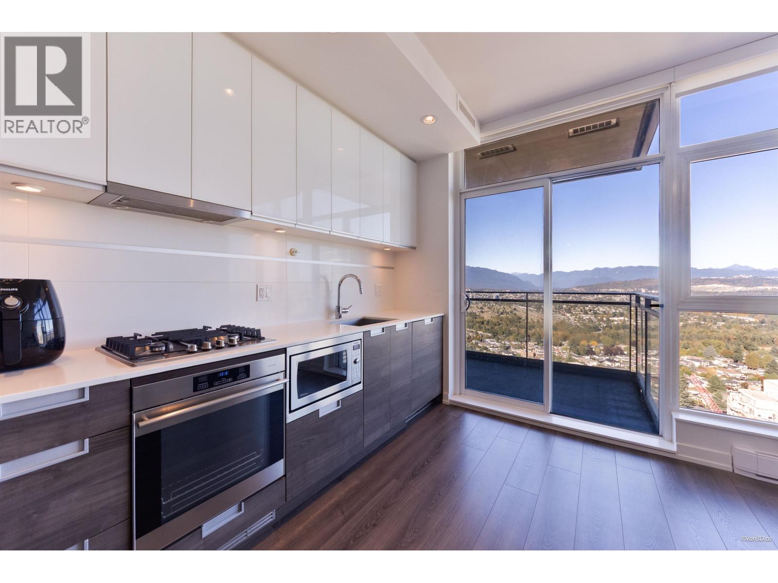 3606 4688 KINGSWAY, Burnaby - Image 1