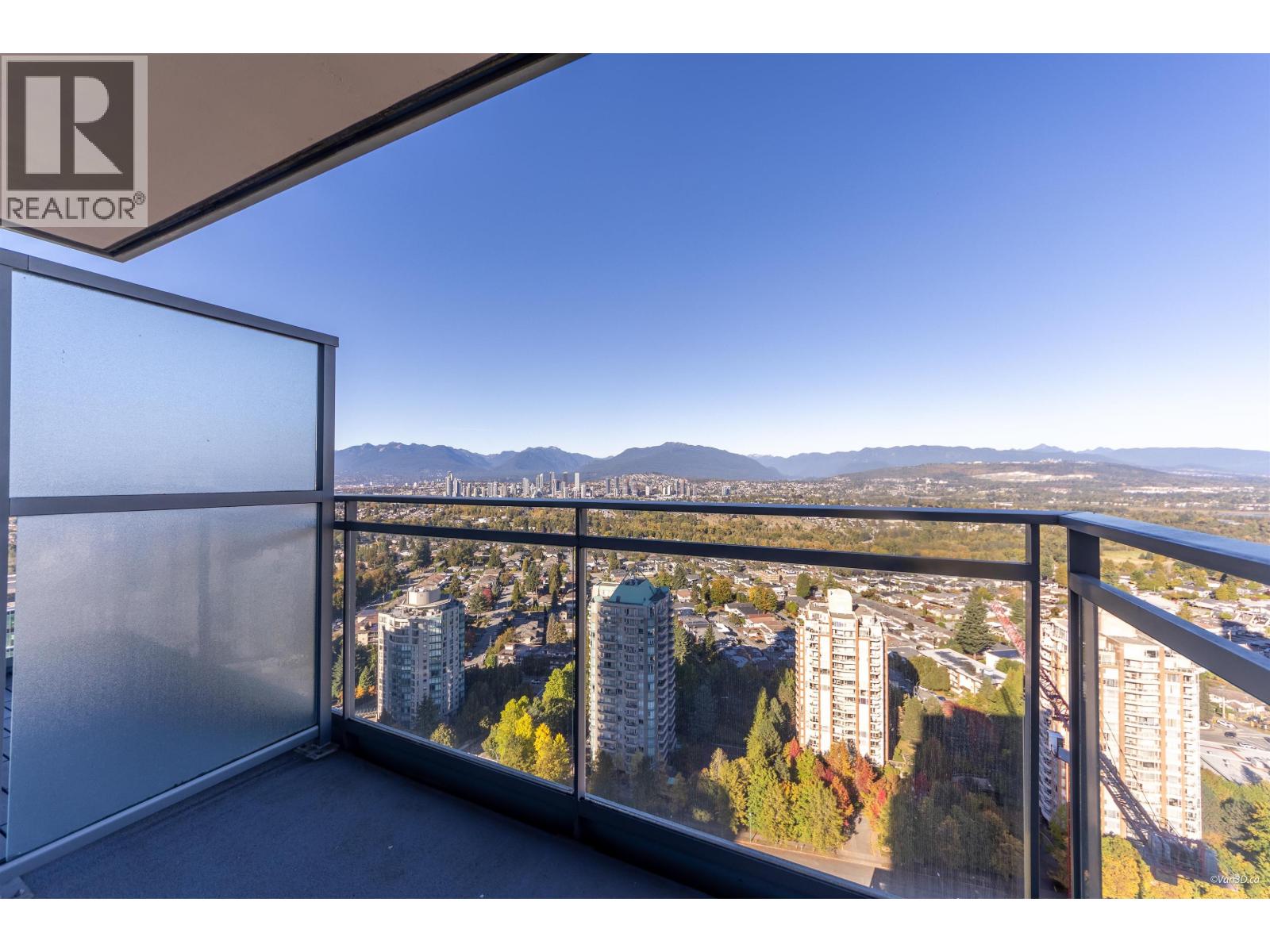 3606 4688 KINGSWAY, Burnaby - Image 1