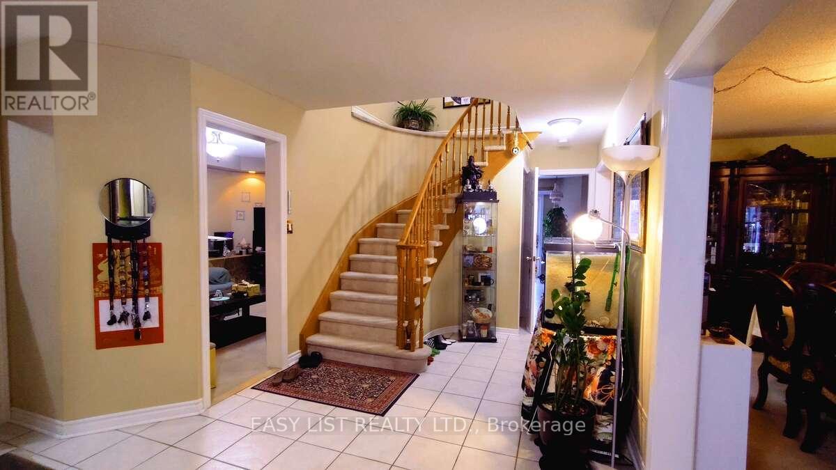 35 Raquel Street, Barrie, ON photo 5