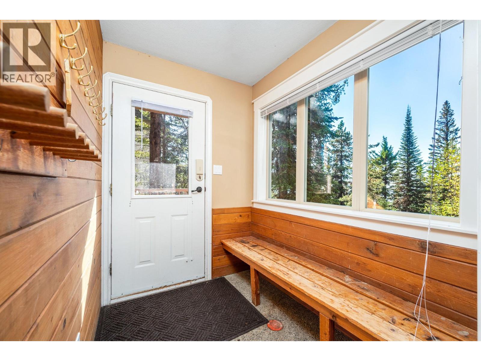 720 Monashee Court, Silver Star