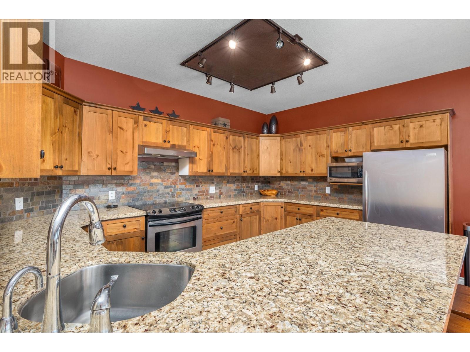 720 Monashee Court, Silver Star
