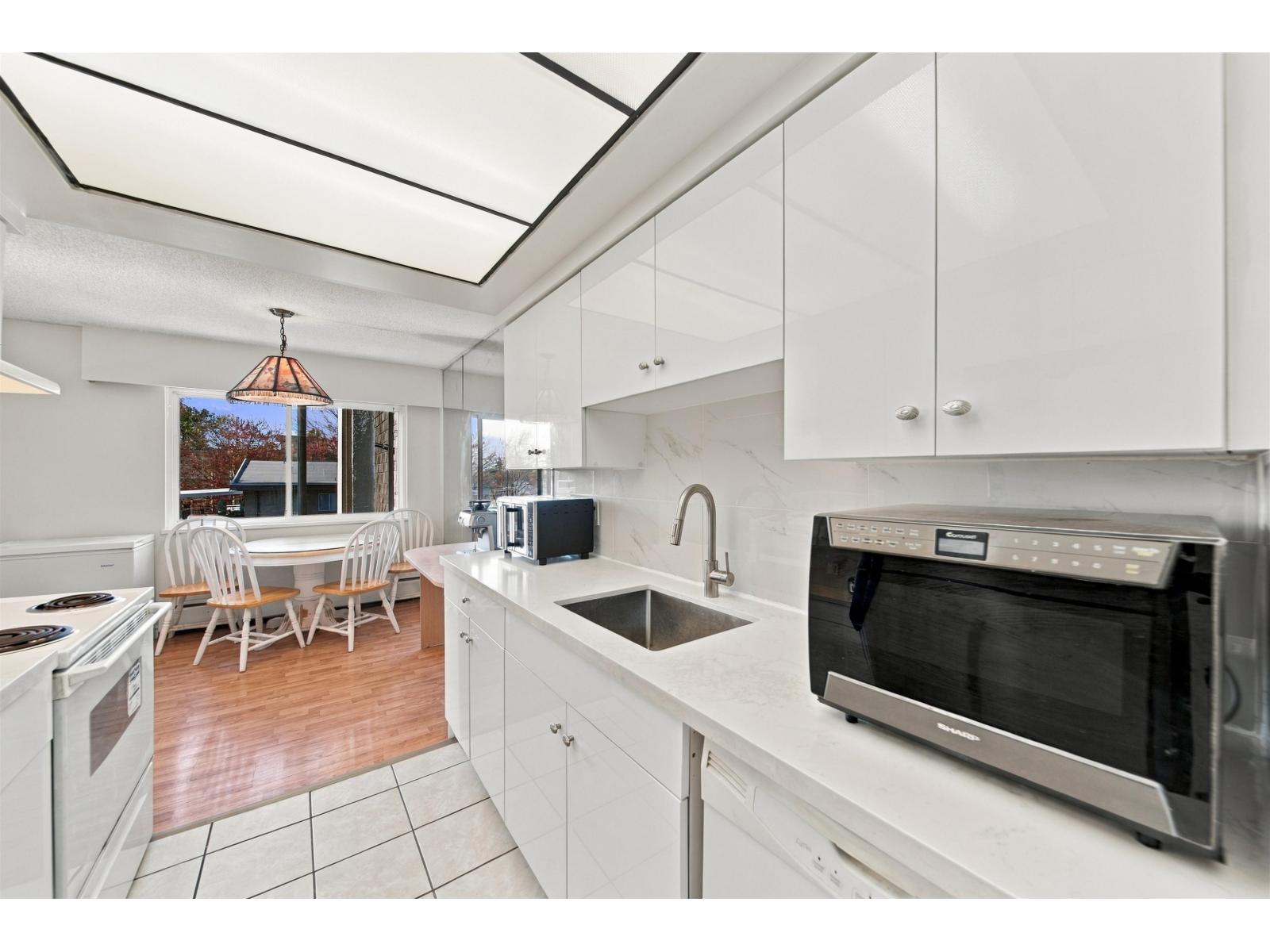203 13530 HILTON ROAD, Surrey British Columbia