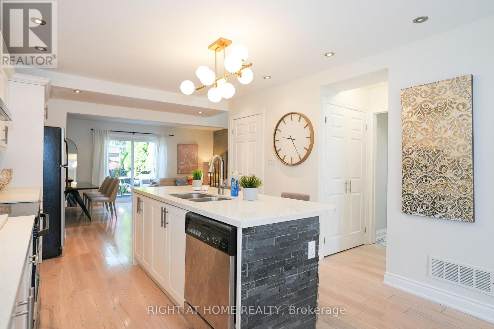 2038 Chrisdon Road, Burlington, ON photo 7