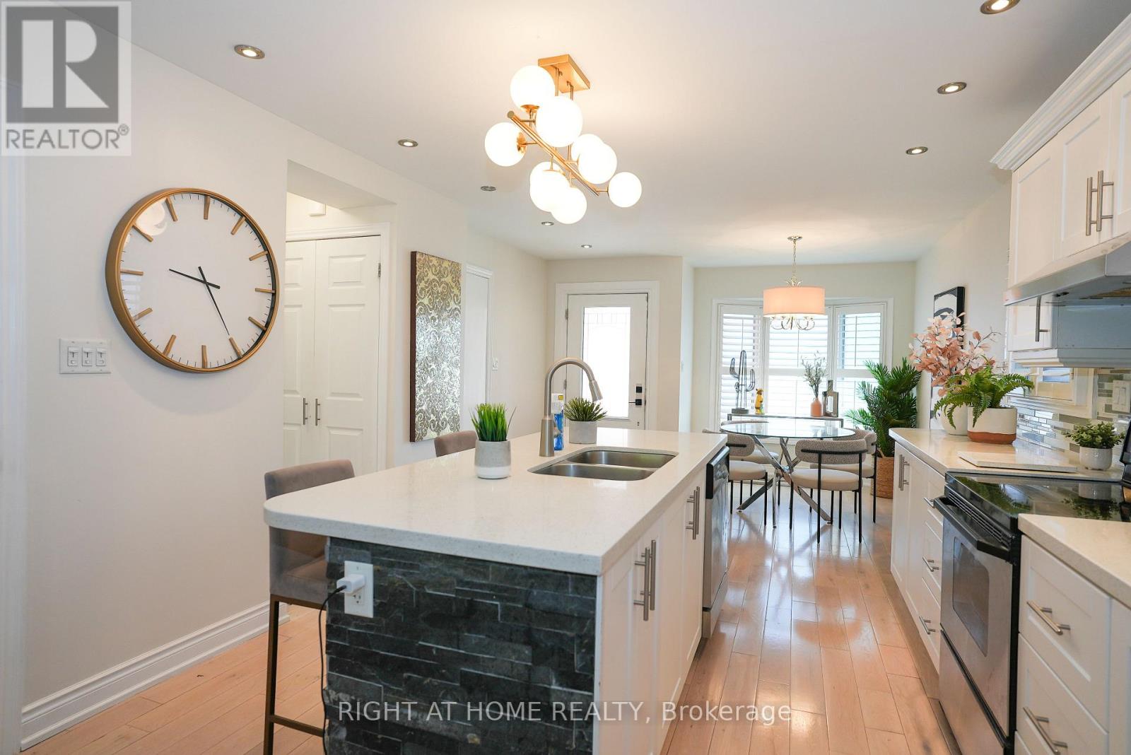 2038 Chrisdon Road, Burlington, ON photo 8