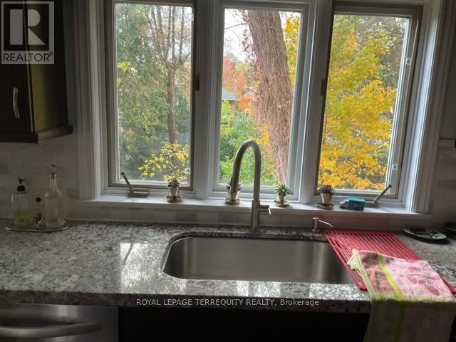 14 Humbercrest Boulevard, Toronto, ON photo 8