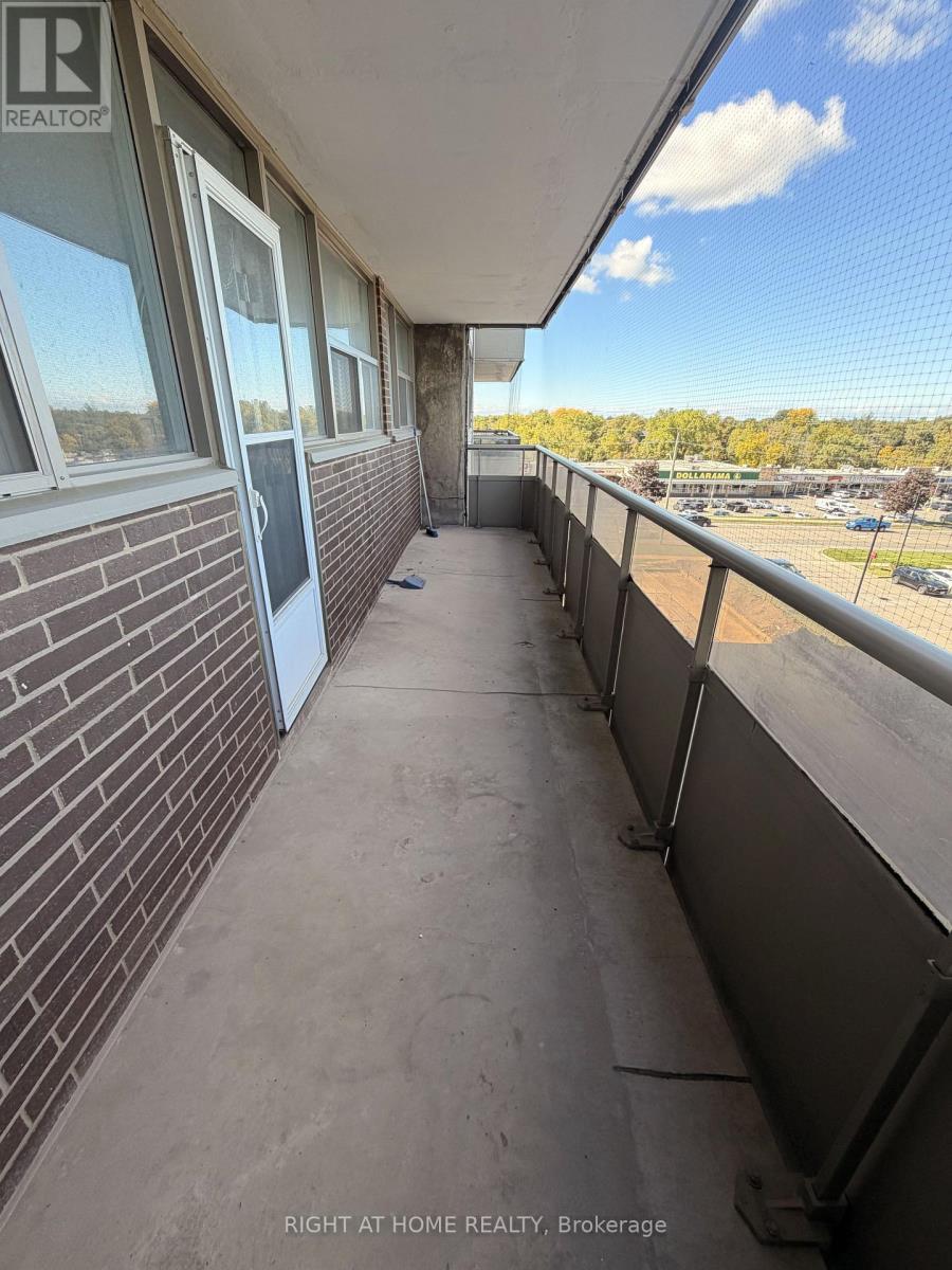 505- 215 Glenridge Avenue, St. Catharines, ON photo 12