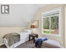 Primary Bedroom - 1981 Dzini Rd, Black Creek, BC V9J1H1 Photo 15