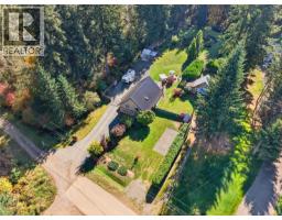 1981 Dzini Rd, Black Creek, BC V9J1H1 Photo 45
