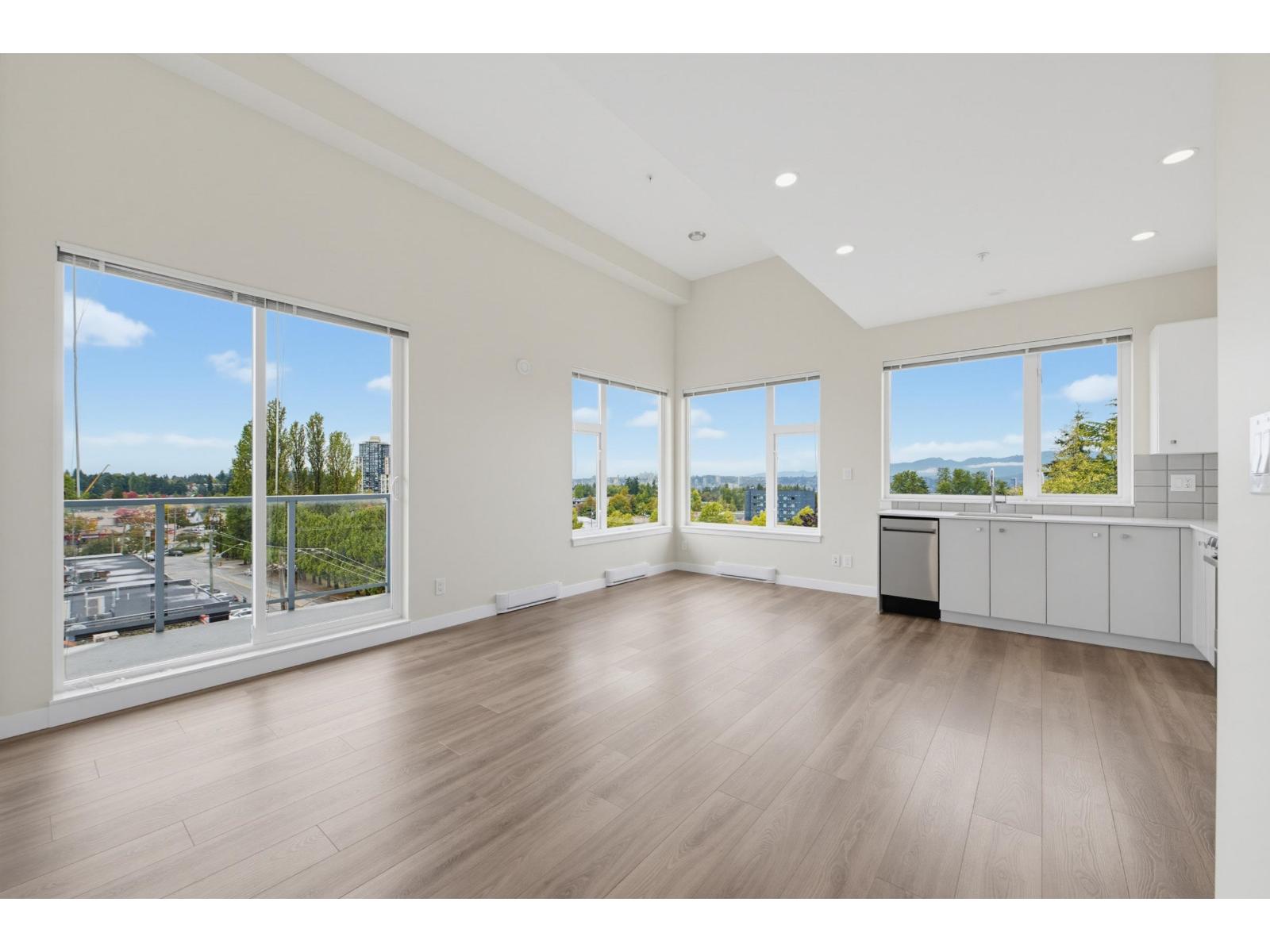509 10838 WHALLEY BOULEVARD, Surrey