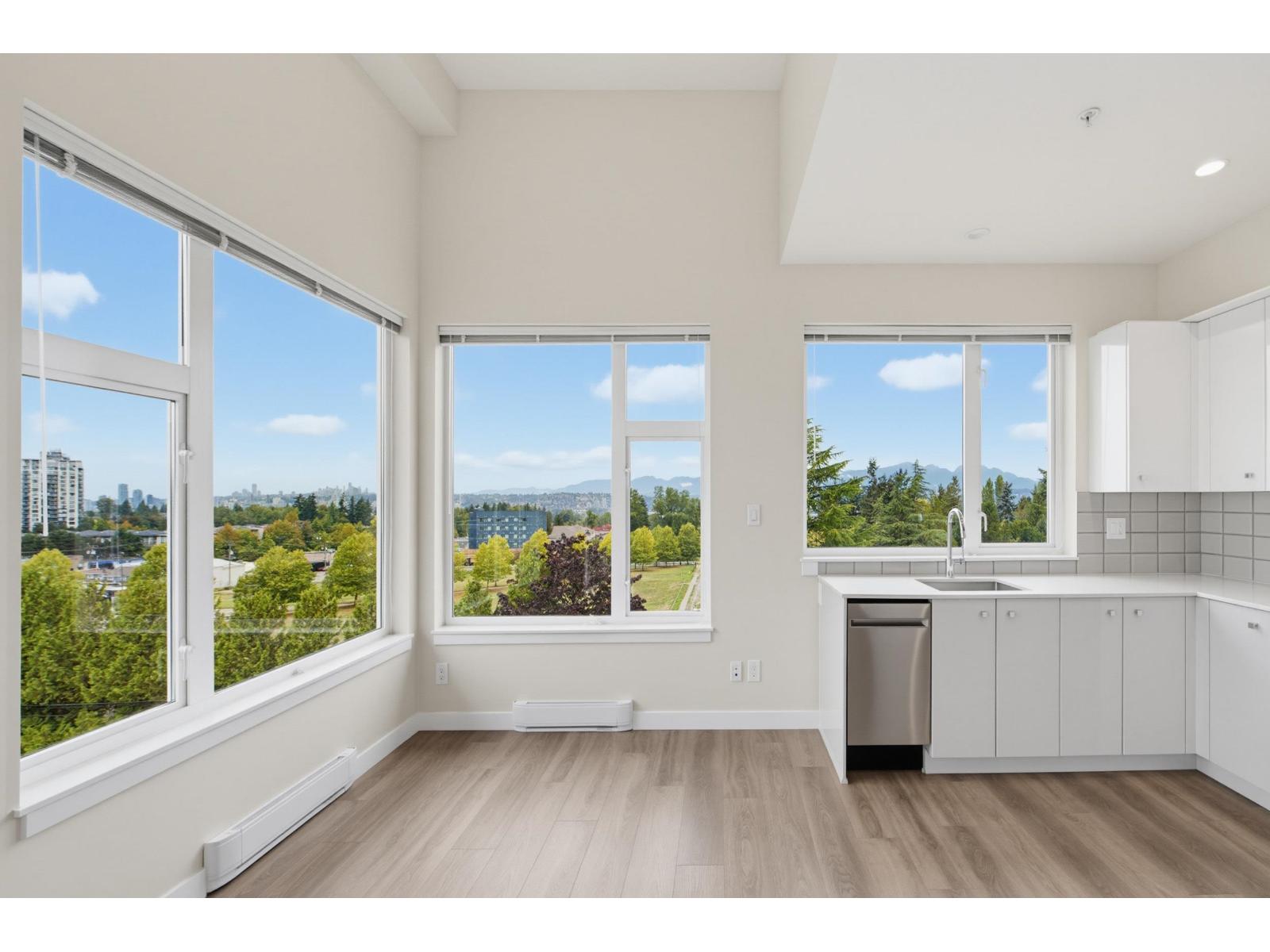 509 10838 WHALLEY BOULEVARD, Surrey