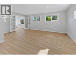 916 Burnside Rd W, Saanich, BC V8Z1N2 Photo 16