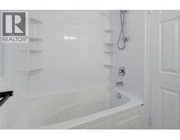 916 Burnside Rd W, Saanich, BC V8Z1N2 Photo 19
