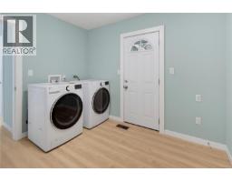 916 Burnside Rd W, Saanich, BC V8Z1N2 Photo 21