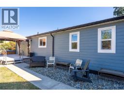 916 Burnside Rd W, Saanich, BC V8Z1N2 Photo 24