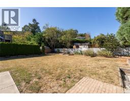 916 Burnside Rd W, Saanich, BC V8Z1N2 Photo 25