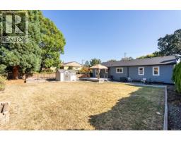 916 Burnside Rd W, Saanich, BC V8Z1N2 Photo 26