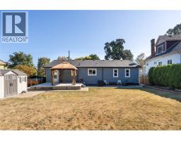 916 Burnside Rd W, Saanich, BC V8Z1N2 Photo 27