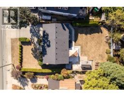 916 Burnside Rd W, Saanich, BC V8Z1N2 Photo 30
