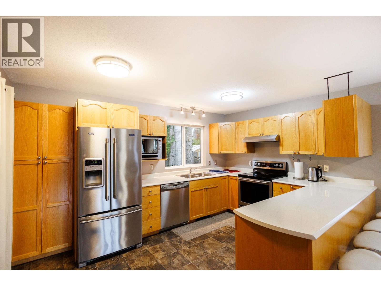 4828 WALSH AVENUE, Terrace